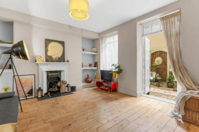 Designer Flat at Paddington Private Outdoor Oasis